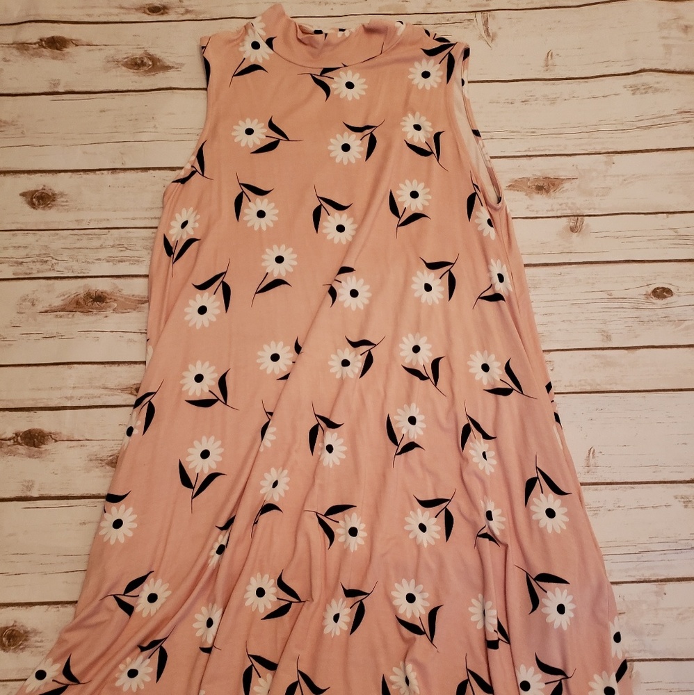 Agnes & Dora Swing Tank